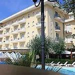 Nettuno מלון 3*