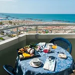 Nettuno מלון