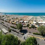 Nettuno מלון קאטוליקה